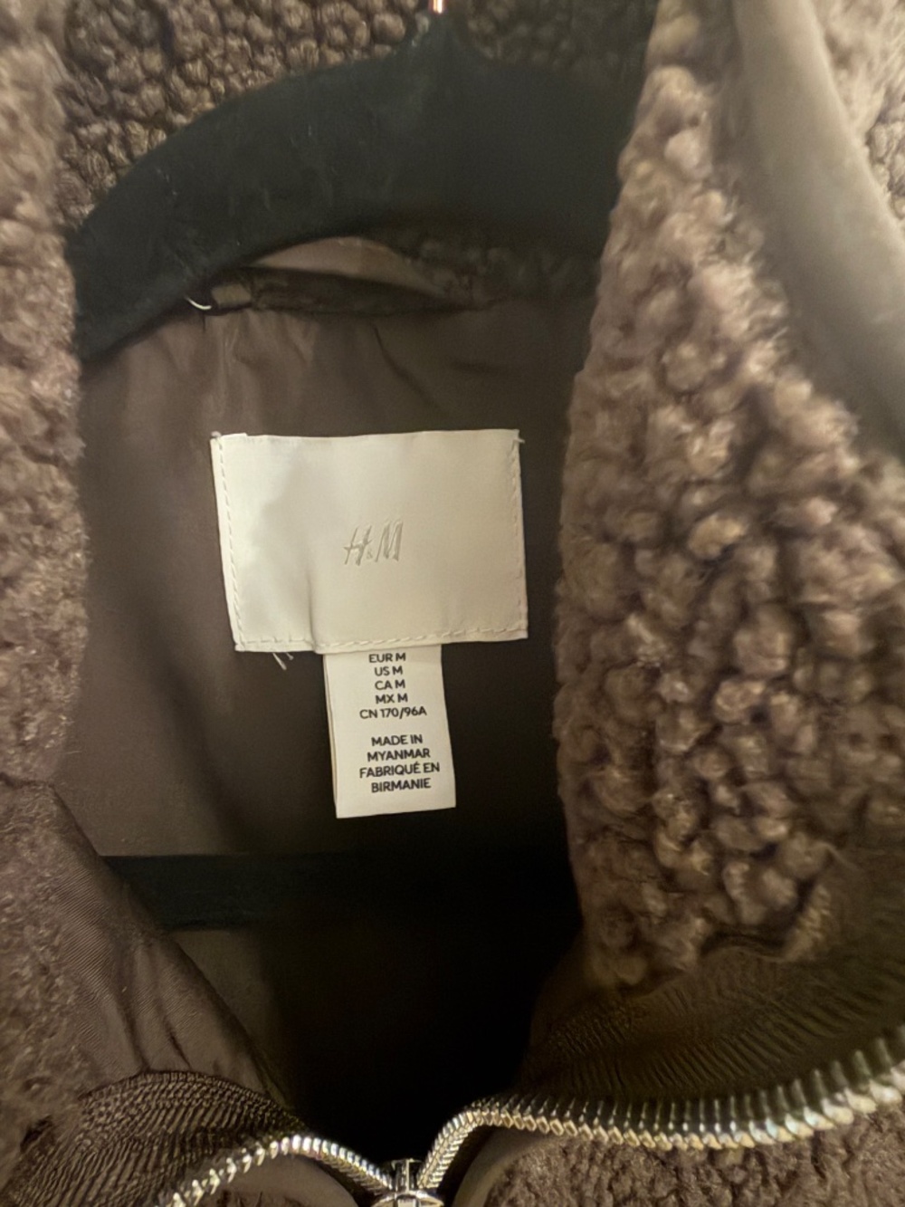 Vest - Picture 2 of 3